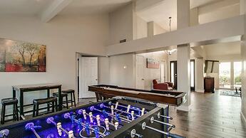 Spectacular Hilltop Home W/resort Like Backyard!