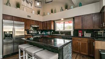 Spectacular Hilltop Home W/resort Like Backyard!