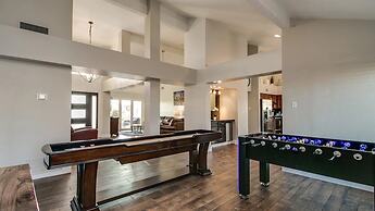 Spectacular Hilltop Home W/resort Like Backyard!