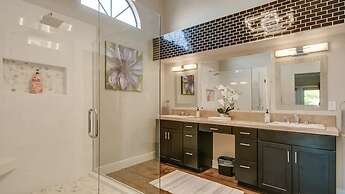 Spectacular Hilltop Home W/resort Like Backyard!