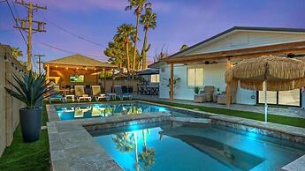 Just Listed! Old Town Paradise W/htd Pool & Spa!