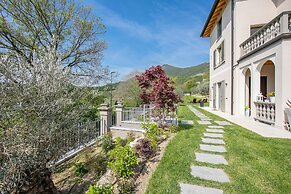 Ricomilla-ulivo -balcony, Garden & Privat