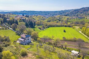 Ricomilla-ulivo -balcony, Garden & Privat