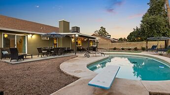 Modern and Stylish Remodeled 4 Bdrm w/ HTD Pool!
