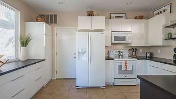 Stylish Cave Creek 3 Bdrm Vacation Home!