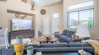 Stylish Cave Creek 3 Bdrm Vacation Home!