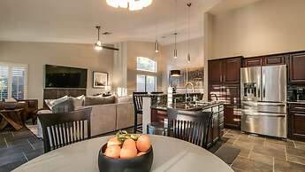 Luxury Scottsdale 5 Bdrm W/pool and Hot Tub!