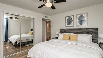 Cozy Arcadia Hideaway W/charm & Style!