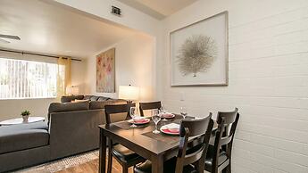 Cozy Arcadia Hideaway W/charm & Style!