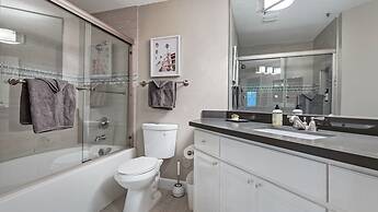 Beautiful Newly Remodeled 2-bdrm Biltmore Condo!