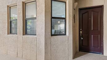 Beautiful Newly Remodeled 2-bdrm Biltmore Condo!