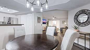 Beautiful Newly Remodeled 2-bdrm Biltmore Condo!