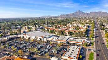 Beautiful Newly Remodeled 2-bdrm Biltmore Condo!