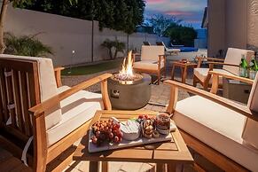 Luxury Lookout Canyon 5 Bdrm Stunner W/htd Pool!