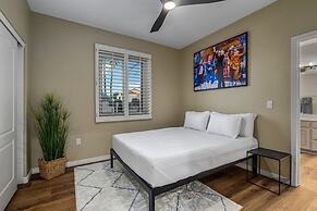 Luxury Lookout Canyon 5 Bdrm Stunner W/htd Pool!