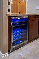 Luxury Lookout Canyon 5 Bdrm Stunner W/htd Pool!