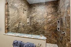 Luxury Lookout Canyon 5 Bdrm Stunner W/htd Pool!