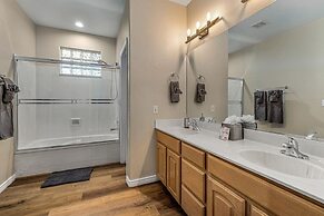 Luxury Lookout Canyon 5 Bdrm Stunner W/htd Pool!