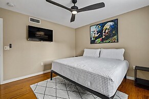 Luxury Lookout Canyon 5 Bdrm Stunner W/htd Pool!