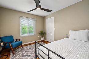 Luxury Lookout Canyon 5 Bdrm Stunner W/htd Pool!