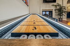 Luxury Lookout Canyon 5 Bdrm Stunner W/htd Pool!