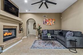 Luxury Lookout Canyon 5 Bdrm Stunner W/htd Pool!