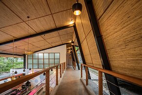 Deep Roots Dive & Yoga Resort