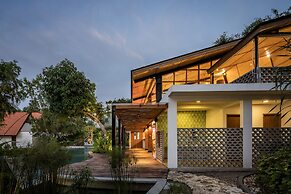 Deep Roots Dive & Yoga Resort