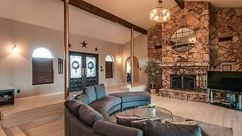 Spectacular Fountain Hills 5 Bdrm W/pool and Views