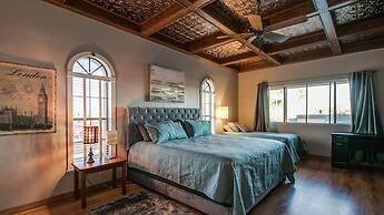 Spectacular Fountain Hills 5 Bdrm W/pool and Views