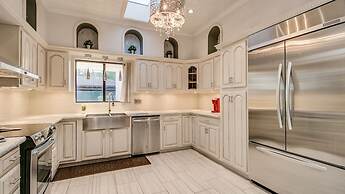 Spectacular Fountain Hills 5 Bdrm W/pool and Views