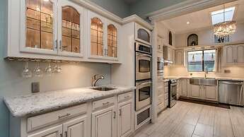 Spectacular Fountain Hills 5 Bdrm W/pool and Views