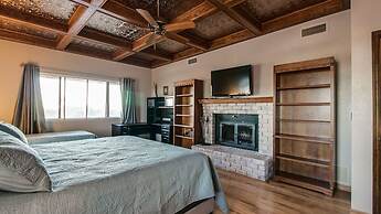 Spectacular Fountain Hills 5 Bdrm W/pool and Views