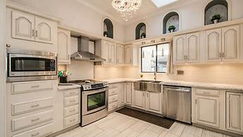 Spectacular Fountain Hills 5 Bdrm W/pool and Views