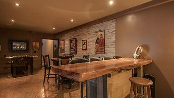 Spectacular Fountain Hills 5 Bdrm W/pool and Views