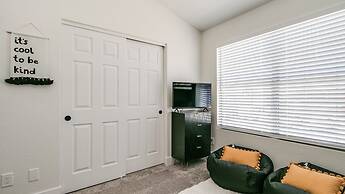 Upgraded 4-bdrm Beautiful Home W/pool!
