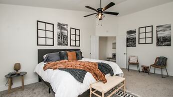 Upgraded 4-bdrm Beautiful Home W/pool!