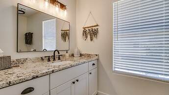 Upgraded 4-bdrm Beautiful Home W/pool!