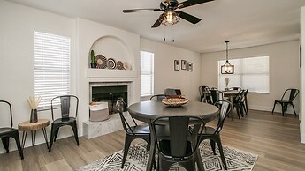 Upgraded 4-bdrm Beautiful Home W/pool!