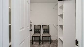Upgraded 4-bdrm Beautiful Home W/pool!