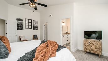 Upgraded 4-bdrm Beautiful Home W/pool!