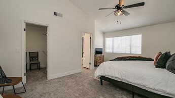 Upgraded 4-bdrm Beautiful Home W/pool!