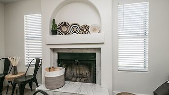 Upgraded 4-bdrm Beautiful Home W/pool!