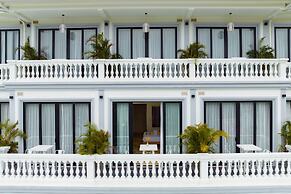 Moodhoian Riverside Resort & Spa