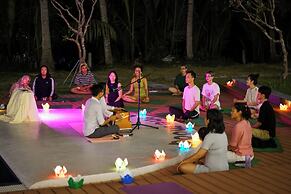 Moodhoian Riverside Resort & Spa