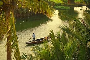 Moodhoian Riverside Resort & Spa