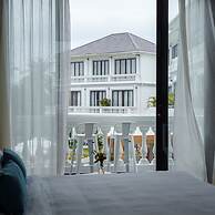 Moodhoian Riverside Resort & Spa