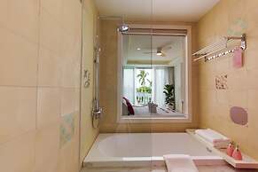 Moodhoian Riverside Resort & Spa