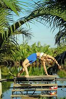 Moodhoian Riverside Resort & Spa