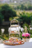 Moodhoian Riverside Resort & Spa